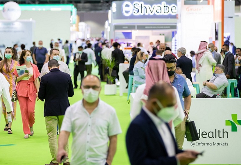 2027年中东迪拜医疗器械展览会WHX Dubai展馆现场，专业观众参观实况