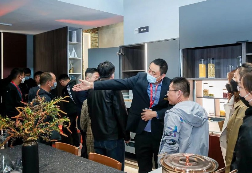 2027年中国国际建筑建材装饰及材料展-北京建博会Beijing Construction Expo展馆现场,专业观众参观实况