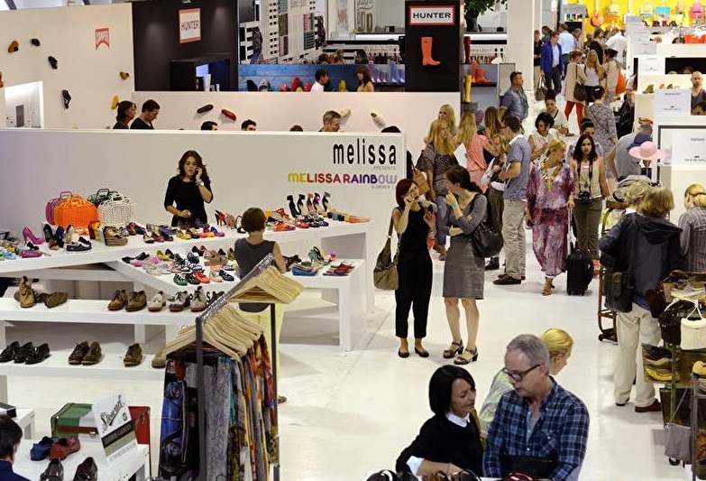 2027年德国杜塞尔多夫服装及服饰展览会Asia Apparel Expo展馆现场,专业观众参观实况