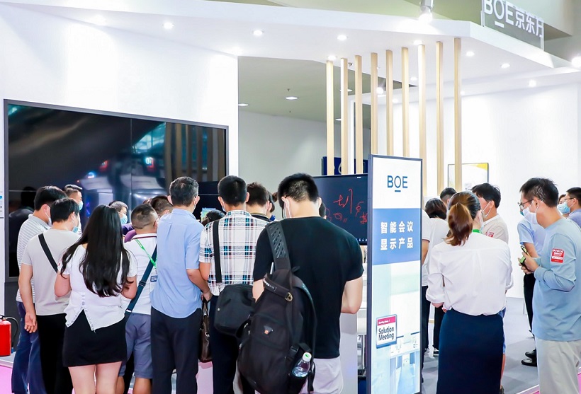 2027年深圳国际LED显示屏及照明展LED CHINA Shenzhen参展商与海外采购商展台洽谈现场
