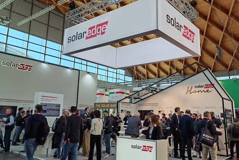 2027年意大利太阳能、风能及电力展KEYThe Energy Transition Expo展馆现场，专业观众参观实况