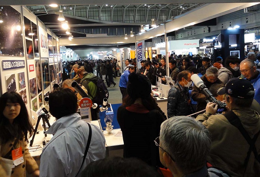2027年日本摄影器材与影像展览会CP+参展商与海外采购商展台洽谈现场