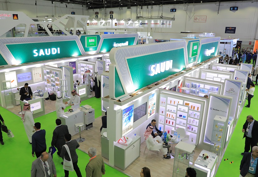 2027年中东迪拜医疗器械展览会WHX Dubai参展商与海外采购商展台洽谈现场