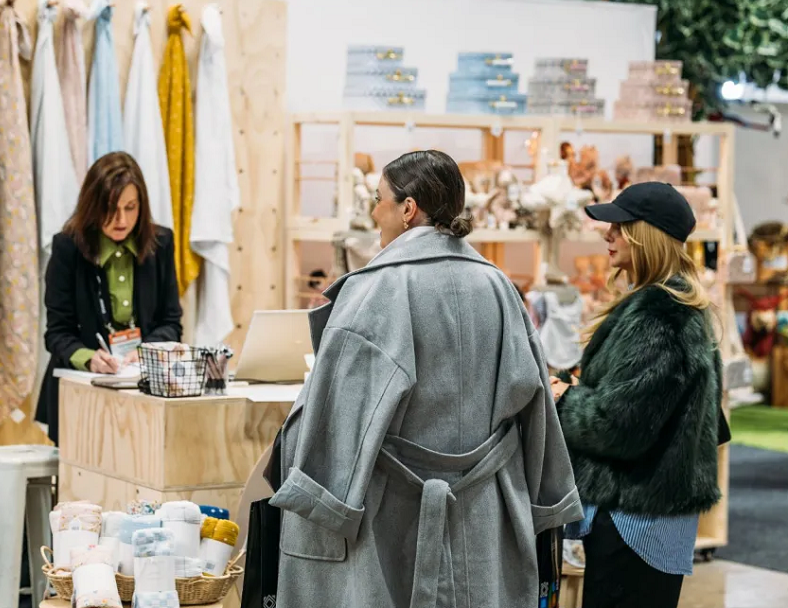 2027年澳洲澳大利亚悉尼礼品展览会Reed Gift Fairs Sydney参展商与海外采购商展台洽谈现场