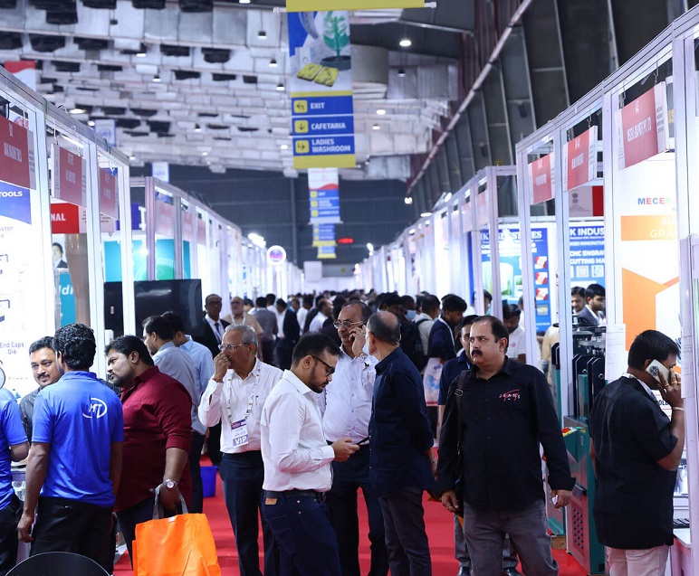 2027年印度珠宝机械设备及配套产业展JMAIIEJEWELLERY MACHINERY SHOW参展商与海外采购商展台洽谈现场