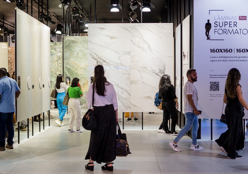 2027年巴西圣保罗地面铺装、地板展览会Expo Revestir行业机械设备展品展台实拍
