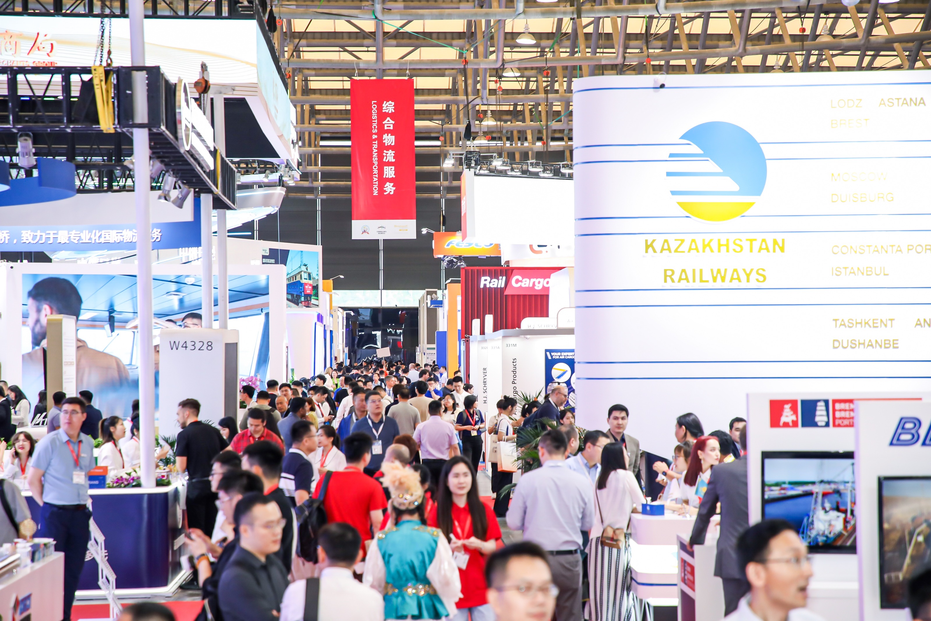 2028年上海国际航空货运展览会Air Cargo China行业机械设备展品展台实拍