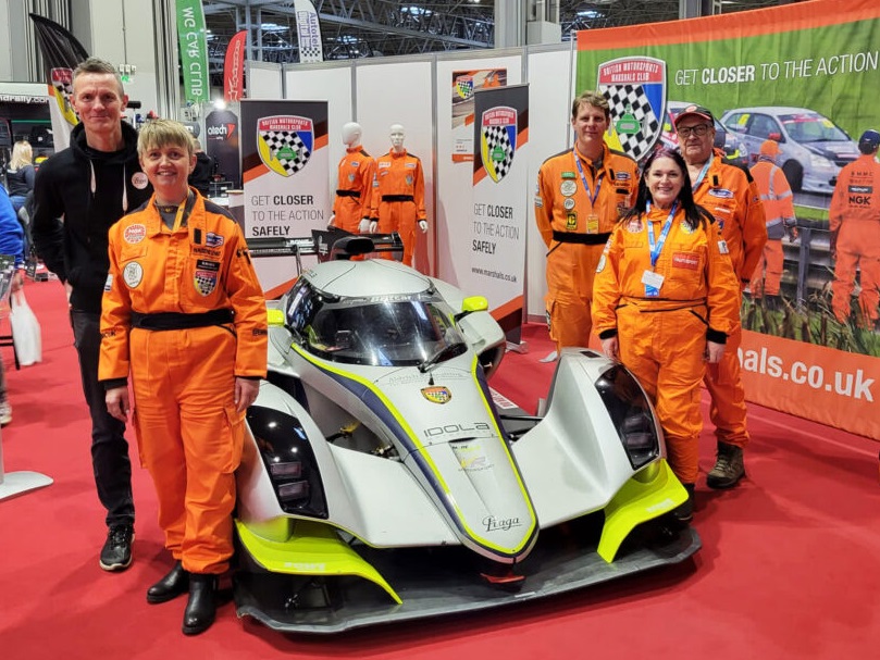 2027年英国国际赛车展Autosport International展馆现场,专业观众参观实况