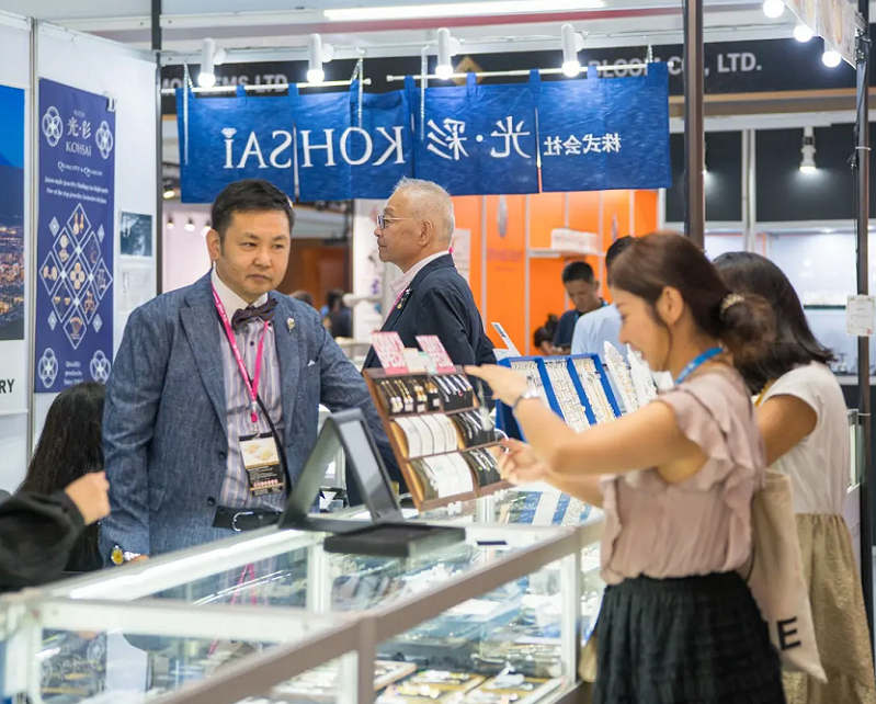 2027年泰国曼谷春季珠宝钟表及宝石展览会Bangkok Gems & Jewelry Fair展馆现场，专业观众参观实况