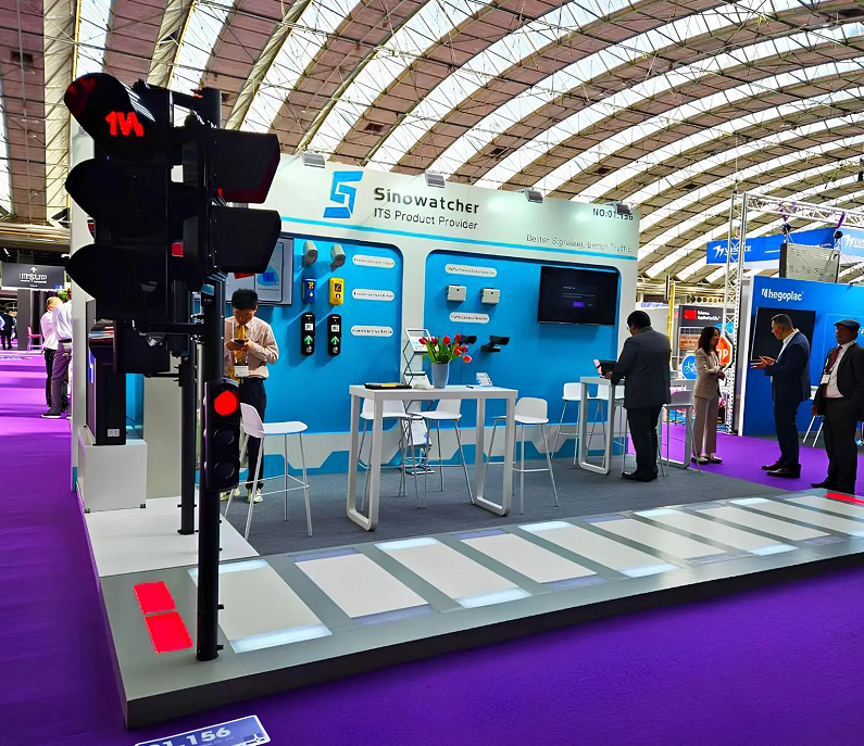 2027年泰国东南亚交通展览会Intertraffic Asia参展商与海外采购商展台洽谈现场
