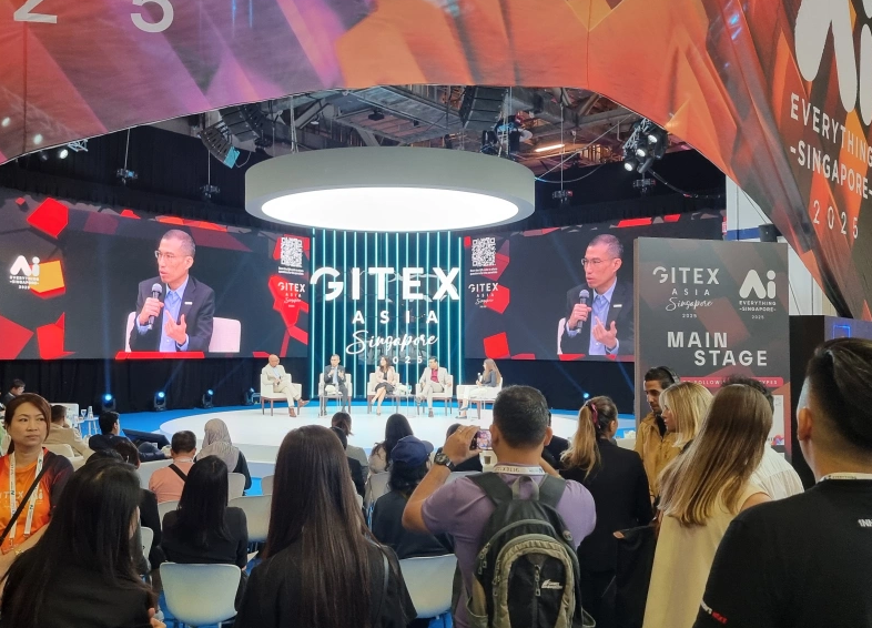 2027年新加坡亚洲消费电子及通讯展览会Gitex Asia Singapore参展商与海外采购商展台洽谈现场
