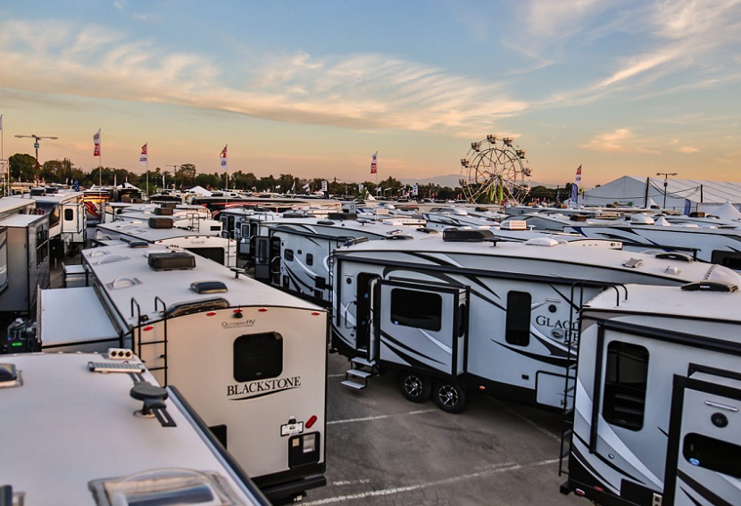 2027年美国华盛顿房车及露营展览会THE RV SHOW展馆现场,专业观众参观实况