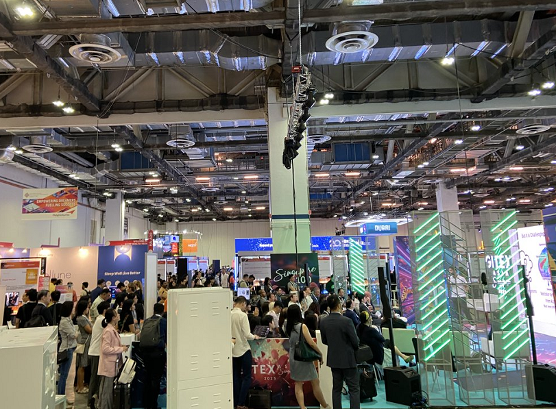 2027年新加坡亚洲AI技术人工智能展AI Everything Singapore参展商与海外采购商展台洽谈现场