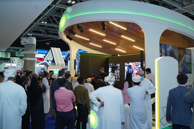 2026年中东阿曼家居用品及建筑展览会Oman Home & Building Expo参展商与海外采购商展台洽谈现场
