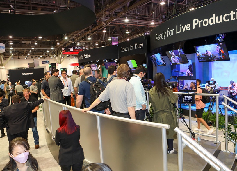 2026年美国纽约广播电视展览会NAB Show New York参展商与海外采购商展台洽谈现场