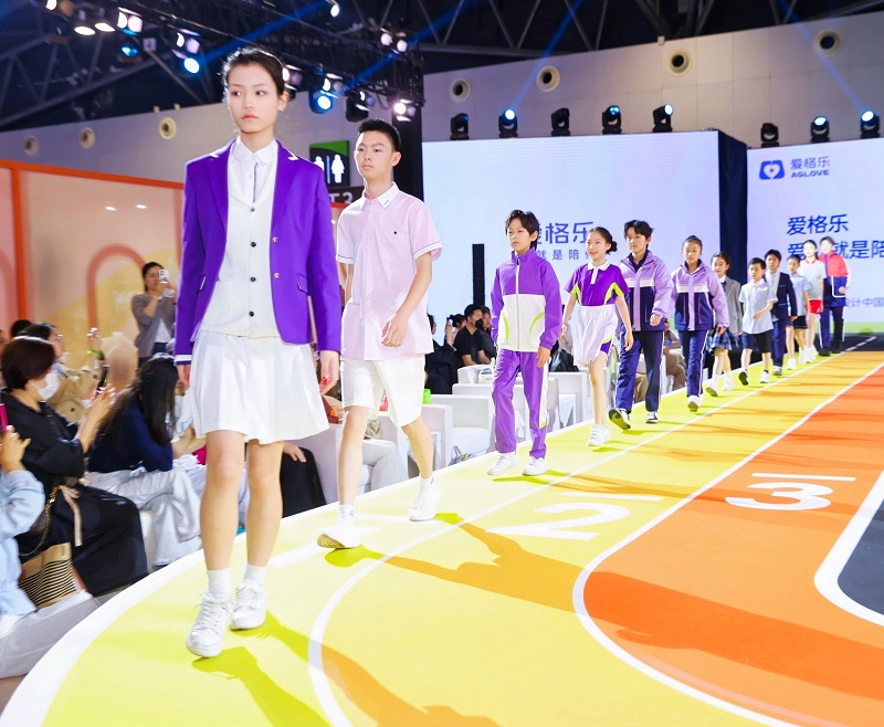 2027年上海校服·园服主题展LINK FASHION展会现场产品演示与行业交流活动