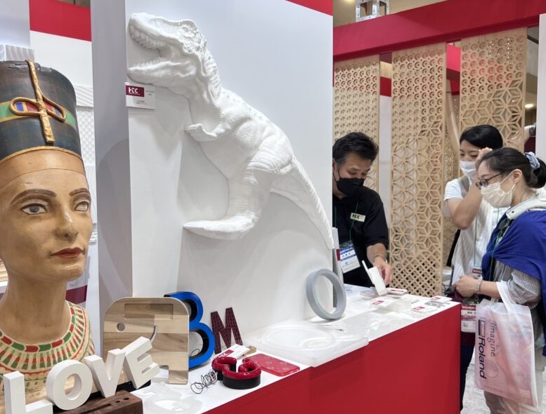2026年日本东京广告标识展览会SIGN AND DISPLAY SHOW参展商与海外采购商展台洽谈现场