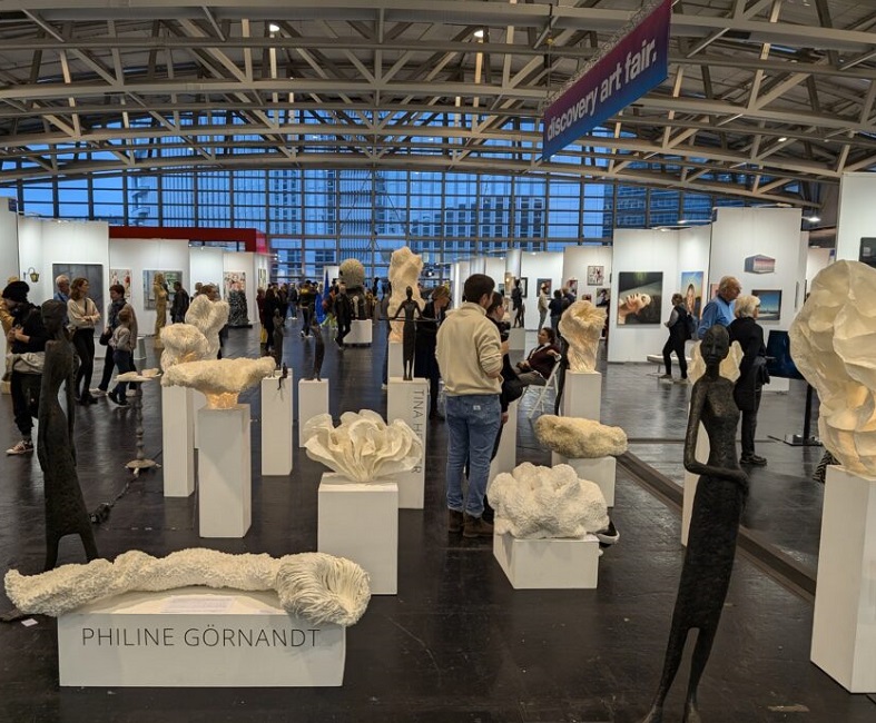 2026年德国法兰克福艺术展览会Discovery Art Fair行业机械设备展品展台实拍
