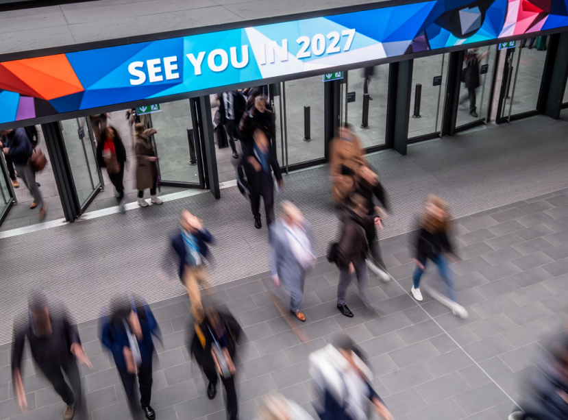 2027年德国纽伦堡涂料展览会ECSEUROPEAN COATINGS SHOW参展商与海外采购商展台洽谈现场