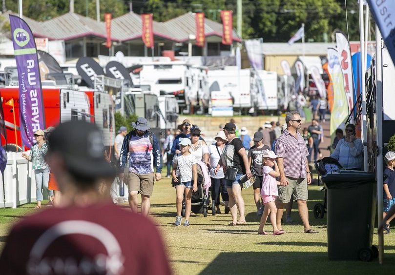 2027年澳洲澳大利亚悉尼房车、户外露营用品展览会Sydney  SUPERSHOW参展商与海外采购商展台洽谈现场