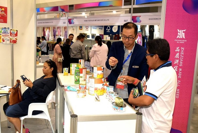 2027年巴拿马贸易展览会EXPOCOMER展馆现场,专业观众参观实况