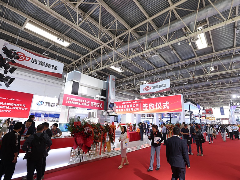 2026年郑州衡器与计量技术设备展览会CZWM展馆现场,专业观众参观实况