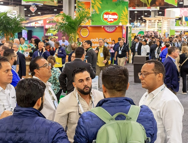 2026年美国果蔬及花卉展览会The Global Produce & Floral Show参展商与海外采购商展台洽谈现场