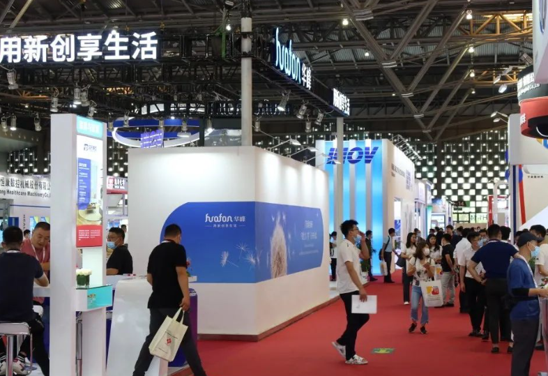 2026年上海国际聚氨酯展览会Shanghai International Polyurethane Exhibition展馆现场，专业观众参观实况