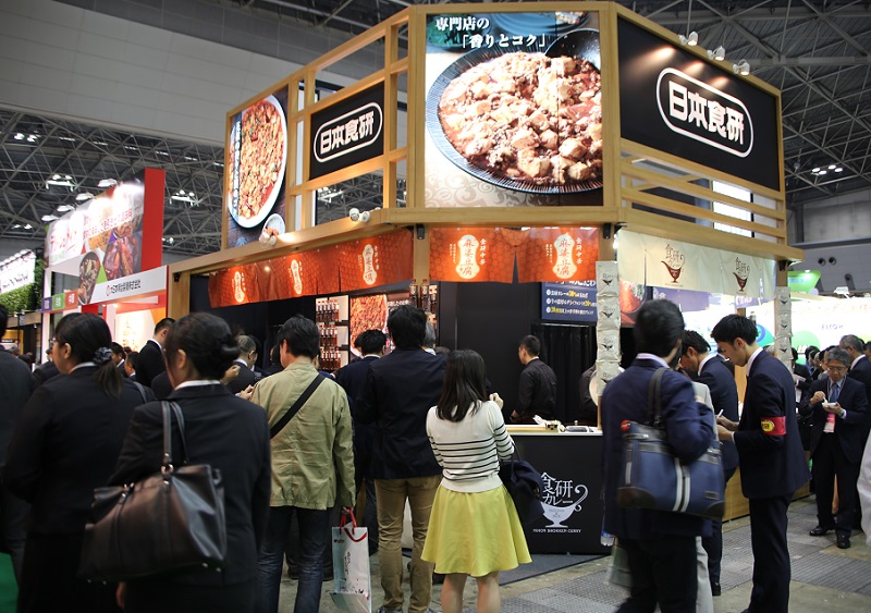 2026年日本大阪食品饮料OEM配套展览会OEM Expo展馆现场，专业观众参观实况