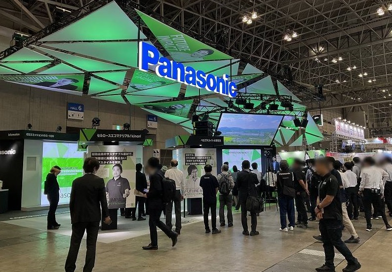 2026年日本东京电子高新科技展览会CEATEC JAPAN展馆现场，专业观众参观实况