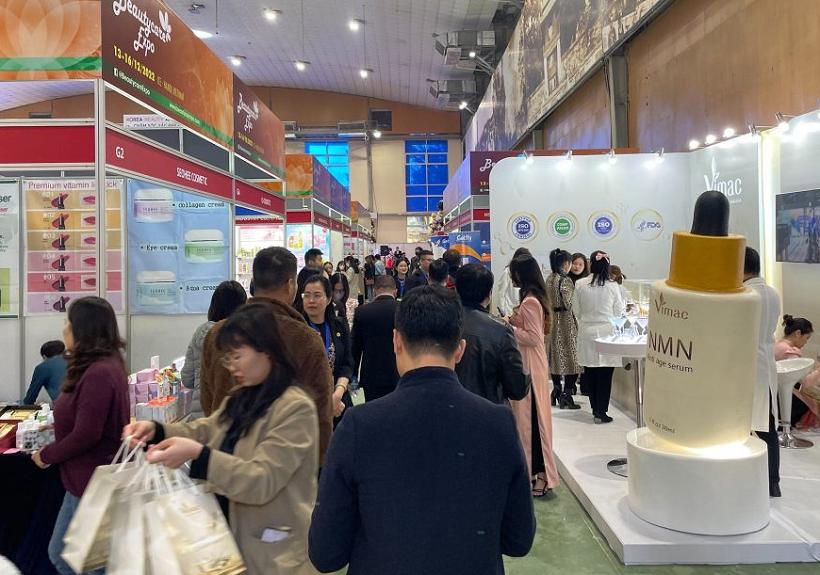 2027年越南河内美容、个人护理展览会Beautycare Expo展馆现场，专业观众参观实况