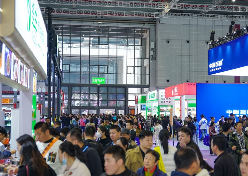 2026年深圳国际酒店用品及餐饮业展览会HOTELEX Shenzhen参展商与海外采购商展台洽谈现场