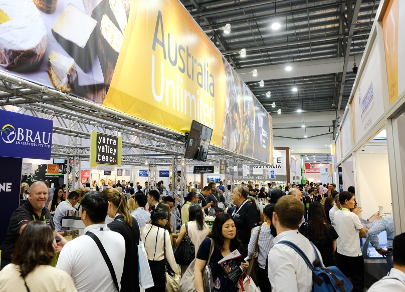 2027年新加坡食品饮料展览会FHAFOOD & BEVERAGE SINGAPORE展馆现场,专业观众参观实况