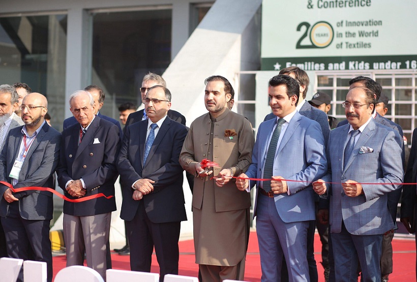 2026年巴基斯坦纺织机械展览会IGATEX Pakistan参展商与海外采购商展台洽谈现场