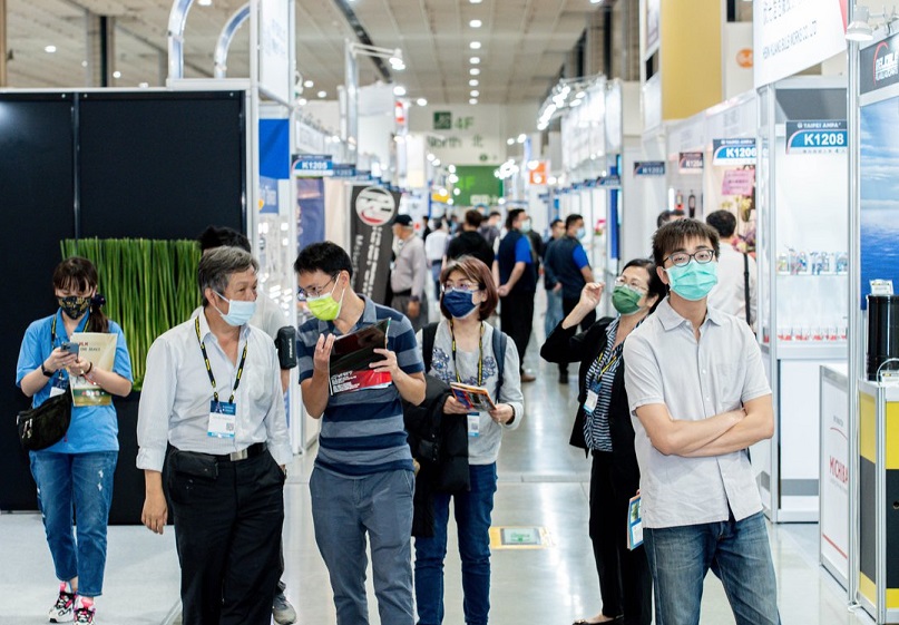 2027年台湾电动车、新能源车展览会E-Mobility Taiwan参展商与海外采购商展台洽谈现场