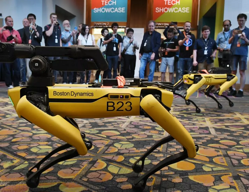 2026年美国圣克拉拉商业机器人展览会RoboBusiness参展商与海外采购商展台洽谈现场