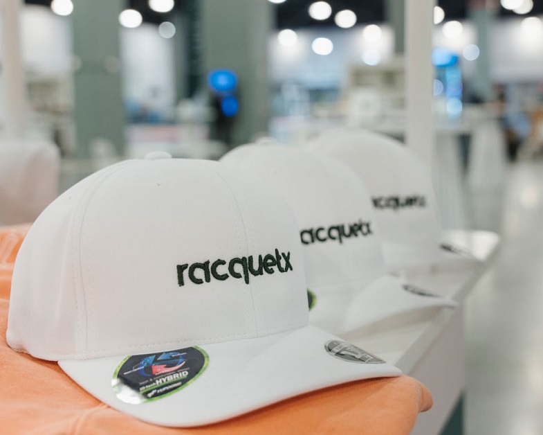 2027年美国球拍运动展览会RacquetX参展商与海外采购商展台洽谈现场