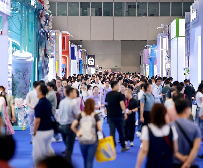 2026年深圳国际消费电子展CME展馆现场,专业观众参观实况