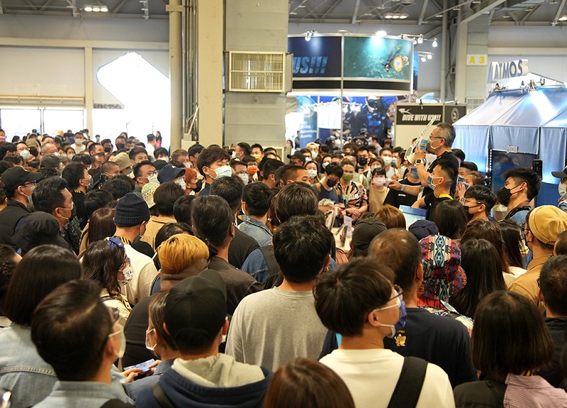 2027年台湾潜水及度假观光展DRT Show Taiwan展馆现场,专业观众参观实况
