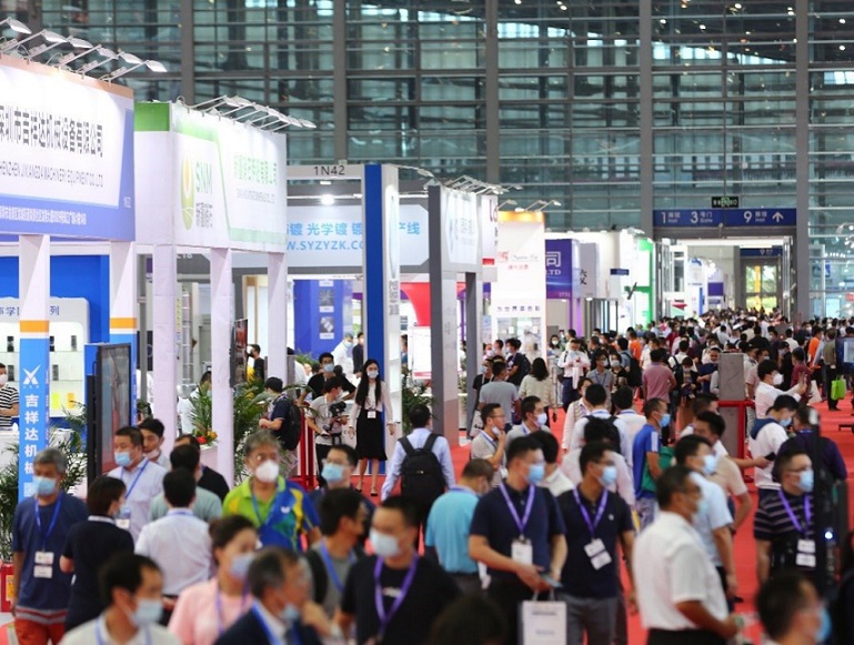 2026年深圳国际氟硅材料工业及应用展览会Film Expo Shenzhen展馆现场,专业观众参观实况