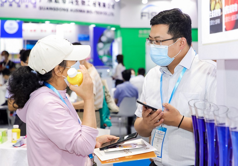 2026年深圳食品配料展FI SHENZHEN参展商与海外采购商展台洽谈现场