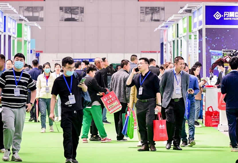 2027年中国(青岛)畜牧业博览会Qingdao Livestock Exhibition参展商与海外采购商展台洽谈现场