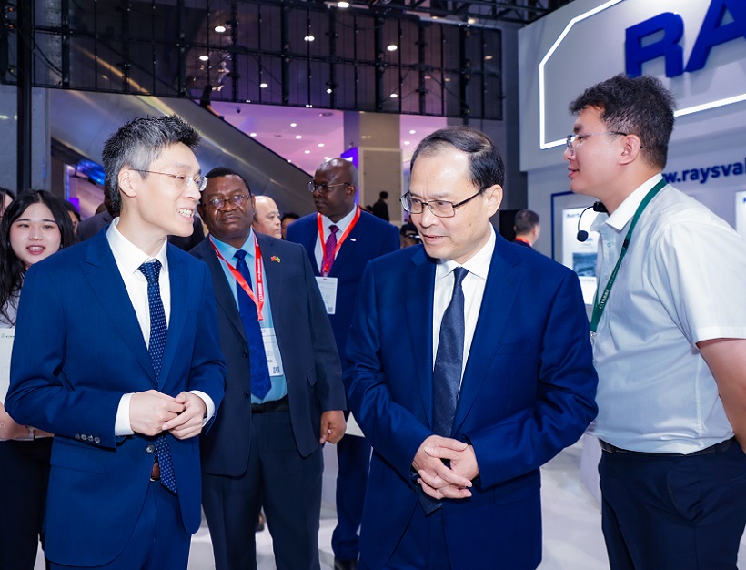 2026年温州国际泵阀展览会WZPV参展商与海外采购商展台洽谈现场