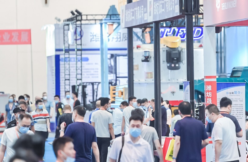 2026年山东(潍坊)装备制造业展览会CIEME展馆现场,专业观众参观实况
