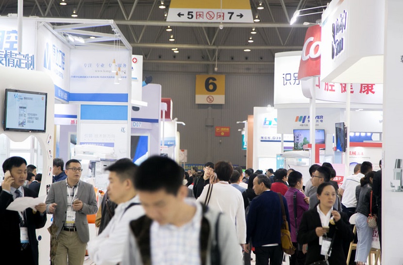 2027年成都西部国际口腔展CWDDENTAL SHOW WEST CHINA展馆现场,专业观众参观实况