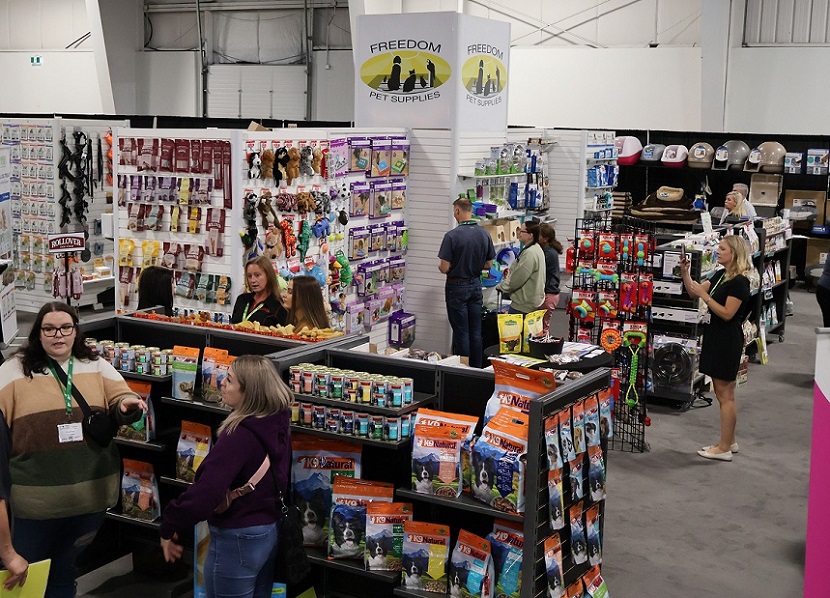2026年加拿大宠物用品展览会Pets Canada展馆内部展台环境实拍