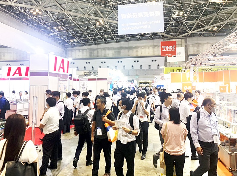 2027年日本名古屋航天技术及零部件展览会AeroTech展馆现场，专业观众参观实况