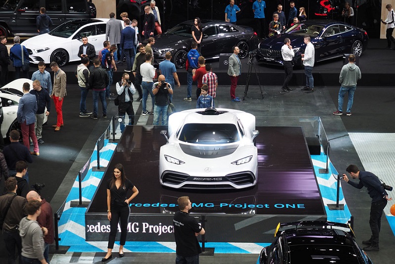 2027年波兰汽车展-波兰车展POZNAN MOTOR SHOW展馆现场,专业观众参观实况