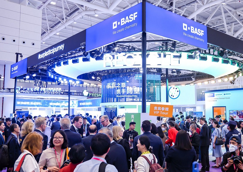 2027年雅式深圳橡塑展-中国国际塑料橡胶工业展览会CHINAPLAS展会现场产品演示与行业交流活动
