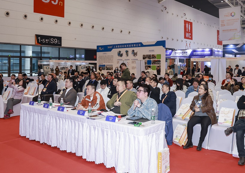 2027年杭州国际纺织供应链工业博览会TSCI展馆现场,专业观众参观实况